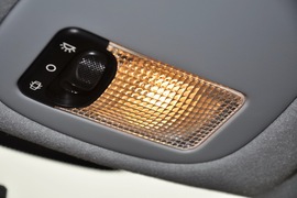 2011款标致207两厢