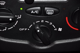 2011款标致207两厢