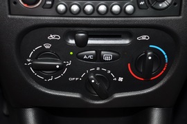 2011款标致207两厢