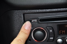 2011款标致207两厢