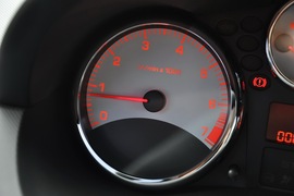 2011款标致207两厢