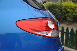 2011款标致207两厢