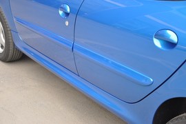 2011款标致207两厢