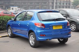 2011款标致207两厢
