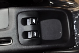 2011款标致207三厢