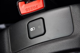 2011款标致207三厢