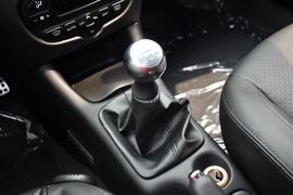 2011款标致207三厢