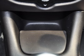 2011款标致207三厢