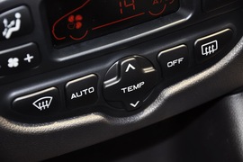 2011款标致207三厢