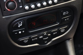 2011款标致207三厢