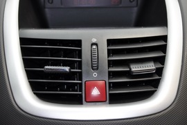 2011款标致207三厢