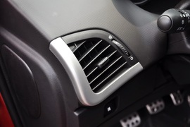 2011款标致207三厢