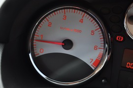 2011款标致207三厢