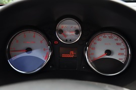 2011款标致207三厢