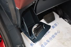 2011款长安福特嘉年华两厢