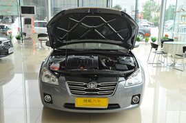 2011款奔腾B50AT天窗版到店实拍