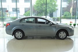 2011款奔腾B50AT天窗版到店实拍