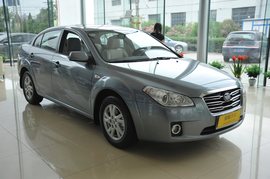 2011款奔腾B50AT天窗版到店实拍