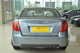 2011款奔腾B50AT天窗版到店实拍