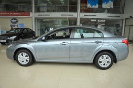 2011款奔腾B50AT天窗版到店实拍