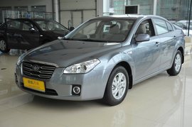 2011款奔腾B50AT天窗版到店实拍