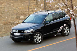 2011款大众途锐Hybrid混合动力版试驾实拍