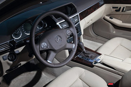 2011款北京奔驰E200L