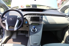 2012款外插充电式混合动力普锐斯体验