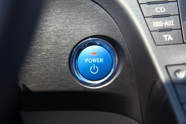 2012款外插充电式混合动力普锐斯体验