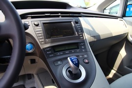 2012款外插充电式混合动力普锐斯体验