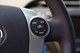 2012款外插充电式混合动力普锐斯体验