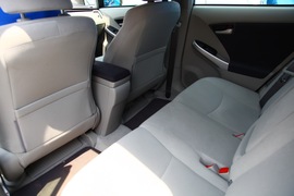 2012款外插充电式混合动力普锐斯体验