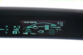 2012款外插充电式混合动力普锐斯体验