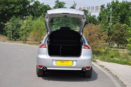 2011款拉古那2.0T豪华导航版到店实拍
