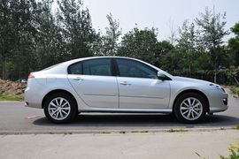 2011款拉古那2.0T豪华导航版到店实拍