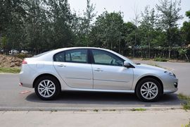 2011款拉古那2.0T豪华导航版到店实拍