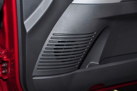 东风风行景逸CROSS车展实拍