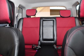 东风风行景逸CROSS车展实拍