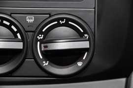 东风风行景逸CROSS车展实拍