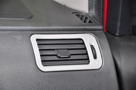 东风风行景逸CROSS车展实拍