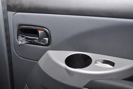 东风风行景逸CROSS车展实拍