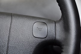 东风风行景逸CROSS车展实拍