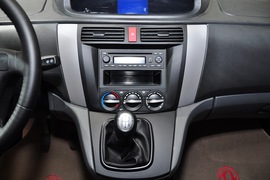 东风风行景逸CROSS车展实拍