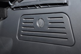 东风风行景逸CROSS车展实拍