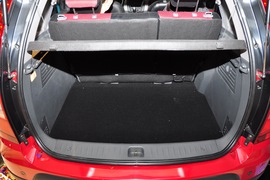 东风风行景逸CROSS车展实拍