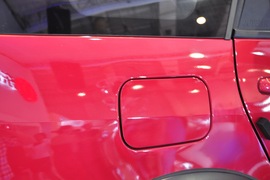 东风风行景逸CROSS车展实拍