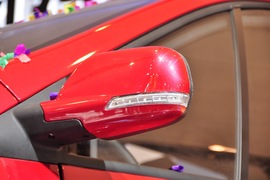 东风风行景逸CROSS车展实拍