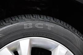 东风风行景逸CROSS车展实拍