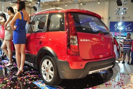 东风风行景逸CROSS车展实拍