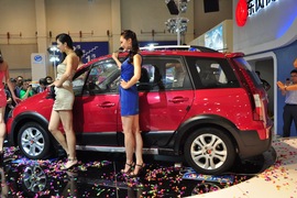 东风风行景逸CROSS车展实拍